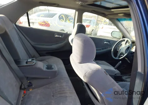 2002 Honda Accord 2.3 Ex z USA, uszkodzony, nr VIN 1HGCG56662A129022